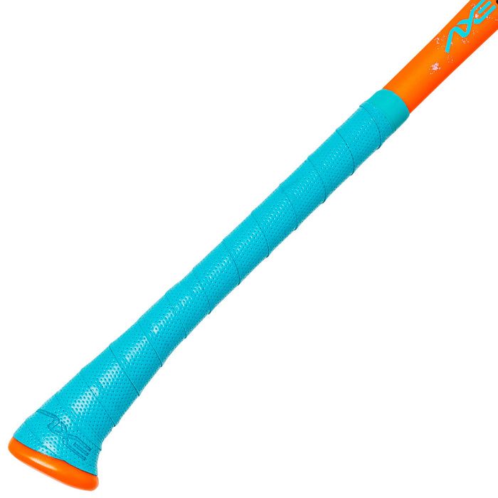 Axe Dabacle Dual Stamp Slowpitch Bat Balanced Axe Handle — grip detail