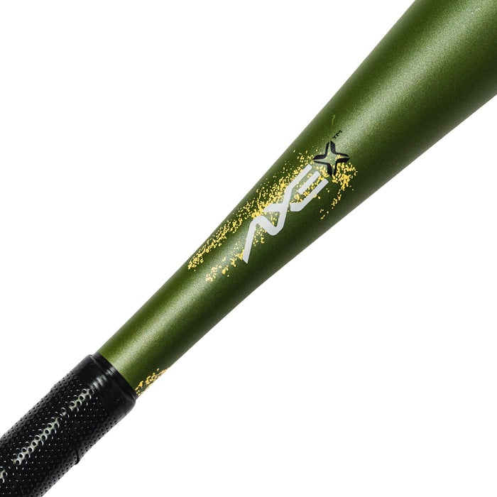 Axe Fury Bravo 1-Piece USSSA Slowpitch Bat Endloaded Flared Handle — Flared knob detail view