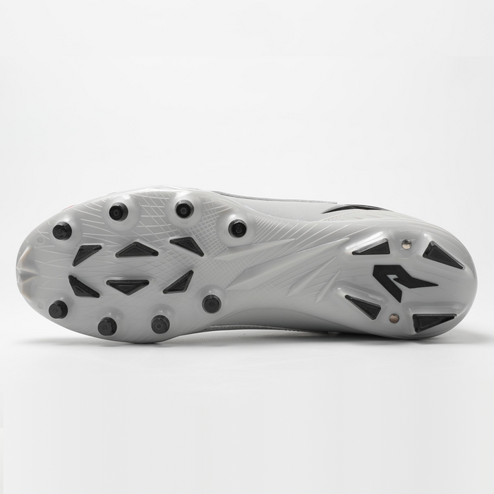 Phenom Elite Warhawk cleat — SprintSense TPU traction plate outsole detail